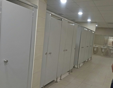 Vách Ngăn Vê Sinh