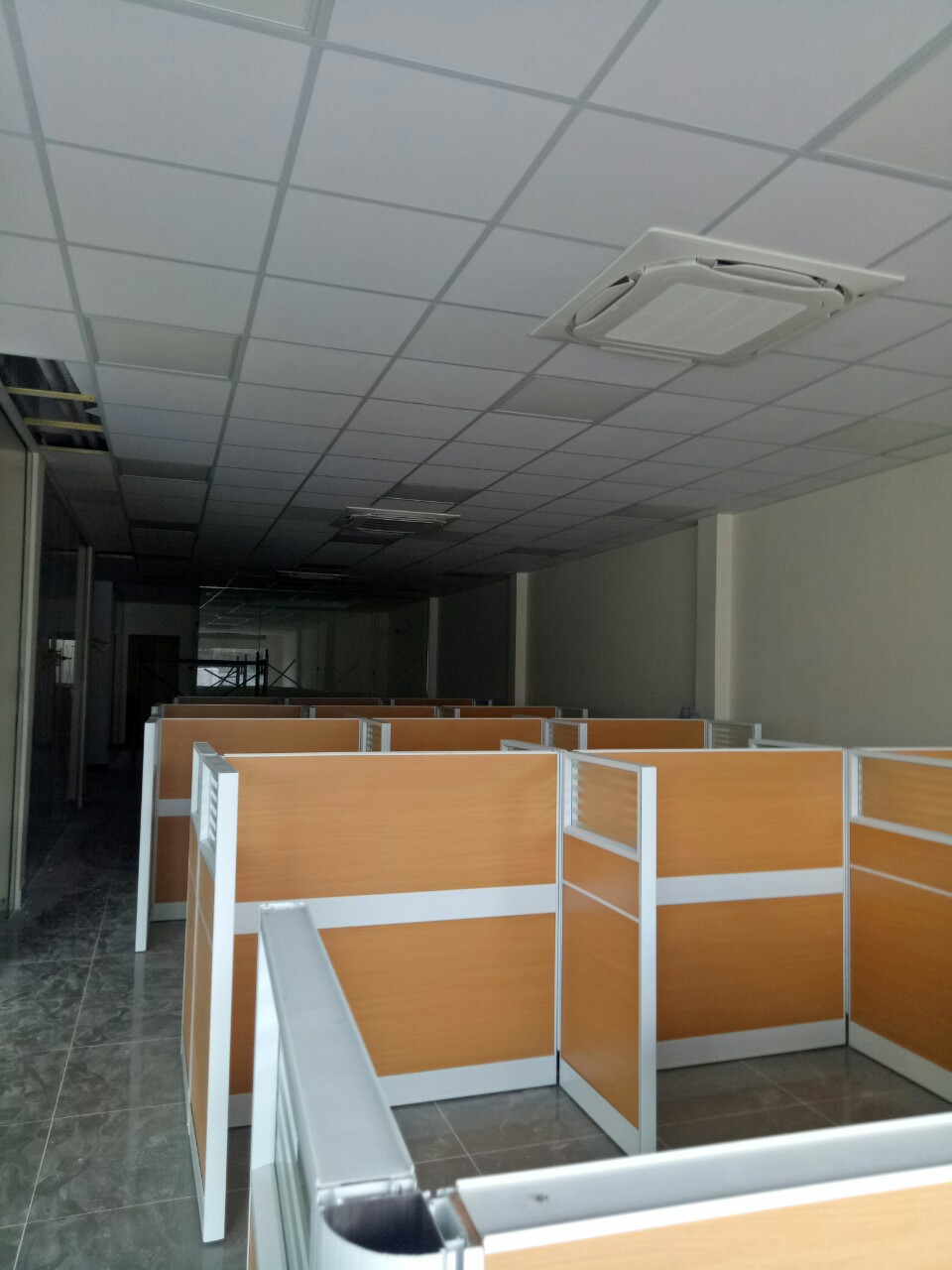 VÁCH NGĂN VĂN PHÒNG CÔNG TY 