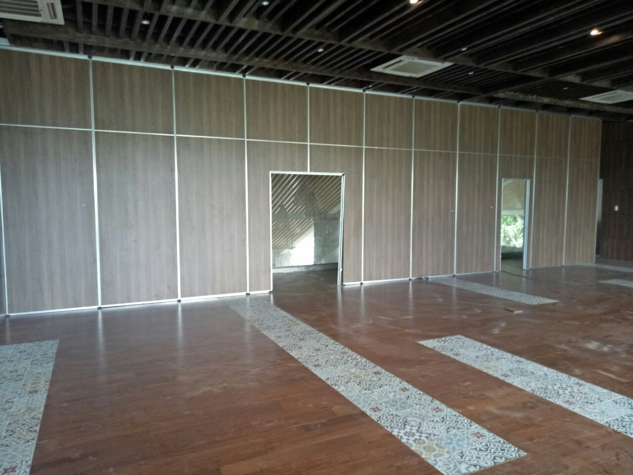 HỘI TRƯỜNG SÂN BAY TÂN SƠN NHẤT