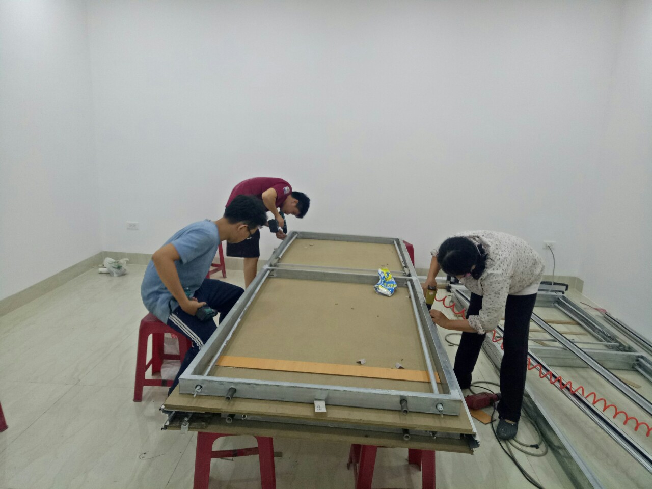 VÁCH NGĂN VĂN PHÒNG CÔNG TY 