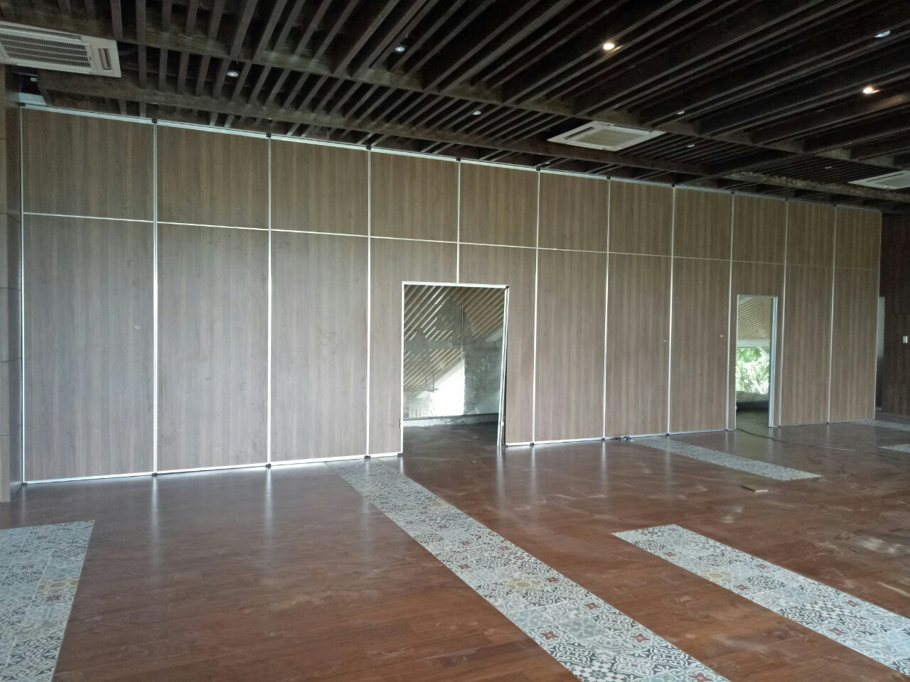 HỘI TRƯỜNG SÂN BAY TÂN SƠN NHẤT