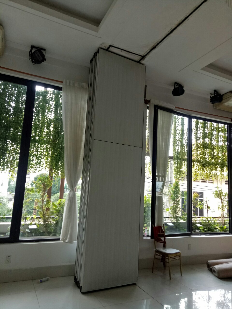 HỘI TRƯỜNG SÂN BAY TÂN SƠN NHẤT