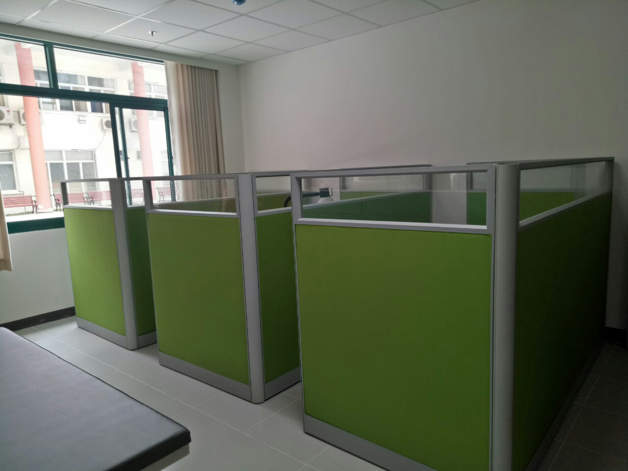 VÁCH NGĂN VĂN PHÒNG CÔNG TY 