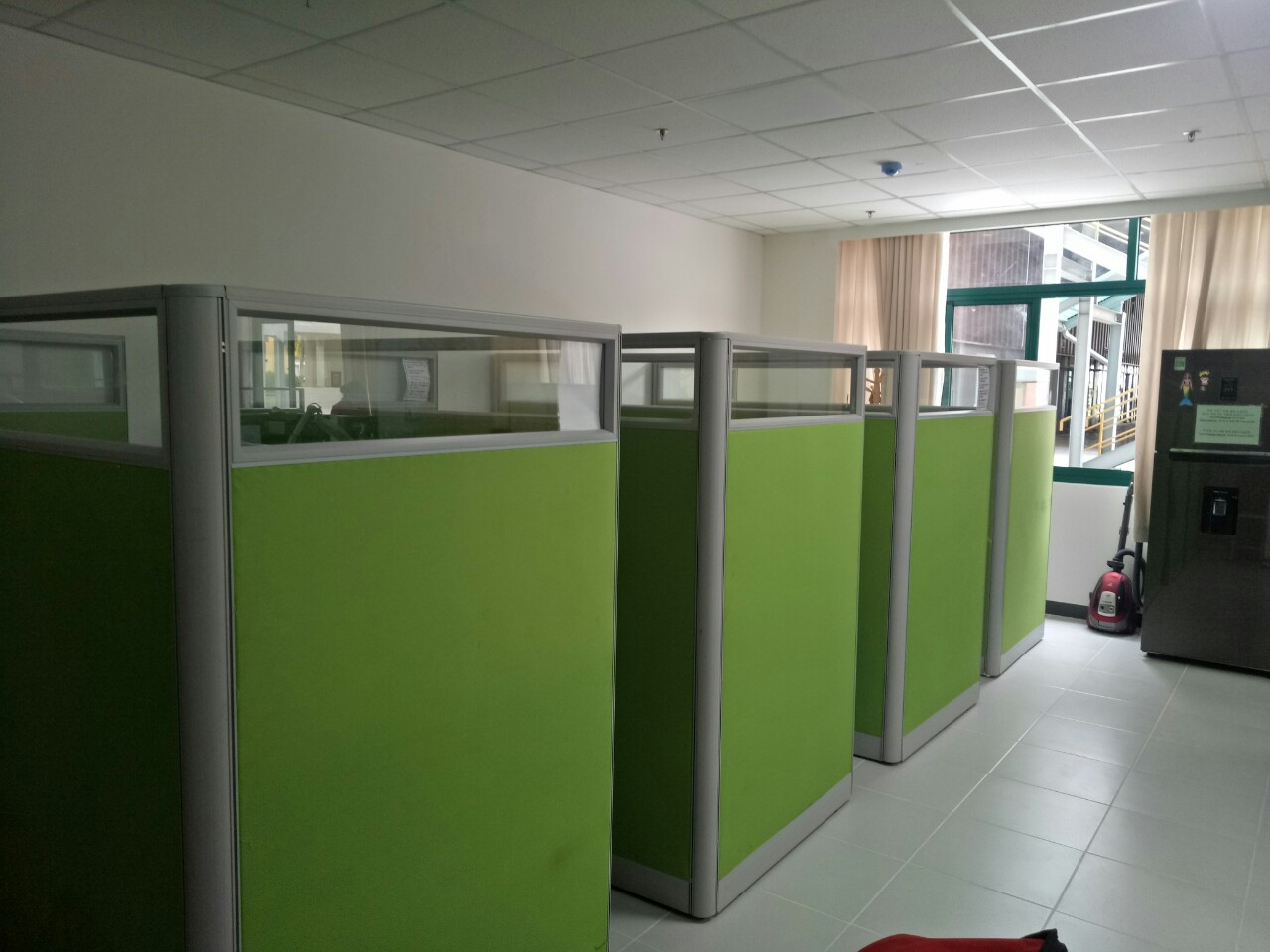 VÁCH NGĂN VĂN PHÒNG CÔNG TY 