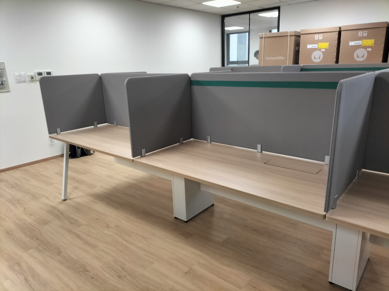 VÁCH NGĂN VĂN PHÒNG CÔNG TY 