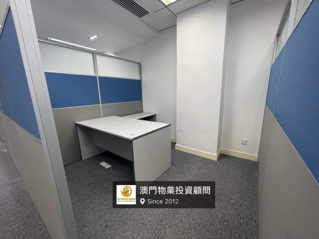 VÁCH NGĂN VĂN PHÒNG CÔNG TY 